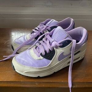 Nike Women’s Lavender and Cream Casual Sneakers